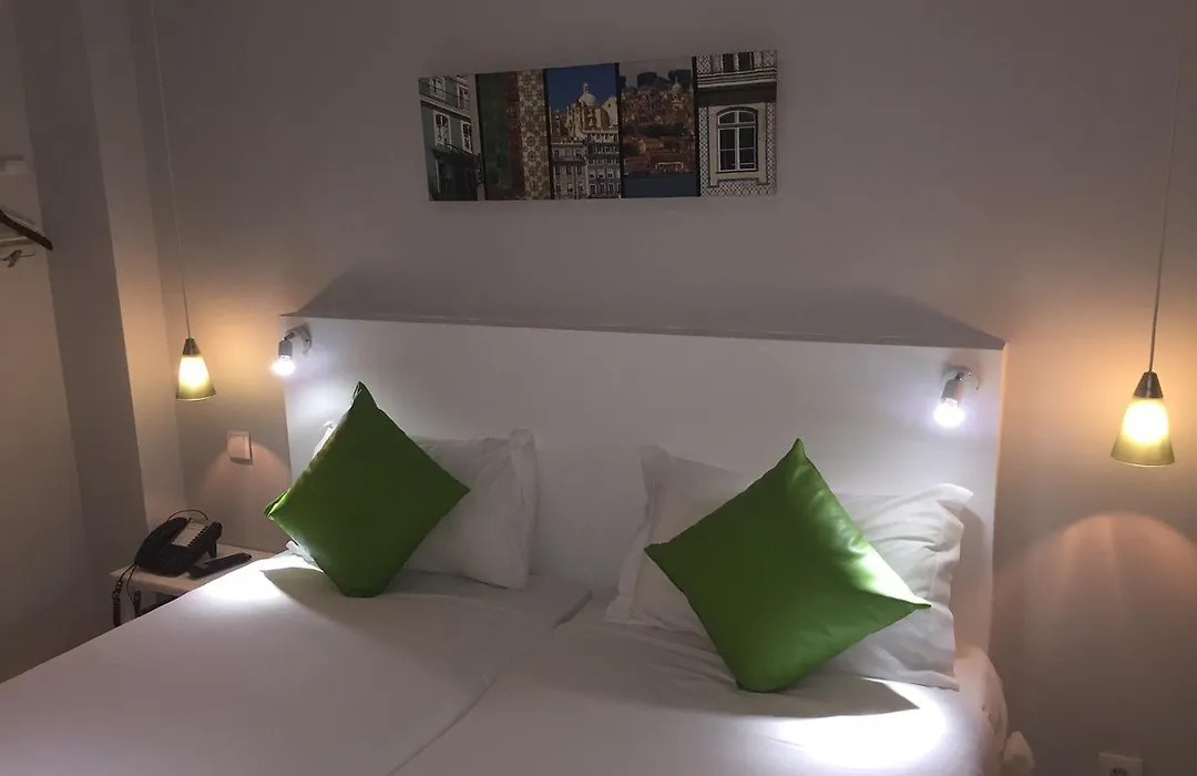 Golden Tram 242 Suites & Hostel-1